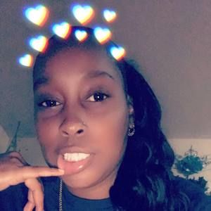 Meet your Posher, Leana